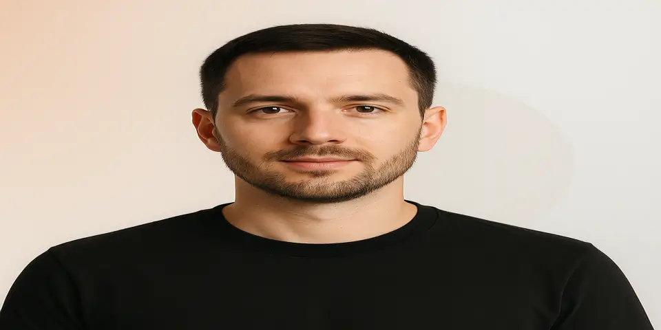 Experienced developer skilled in HTML, CSS, and JavaScript frameworks.