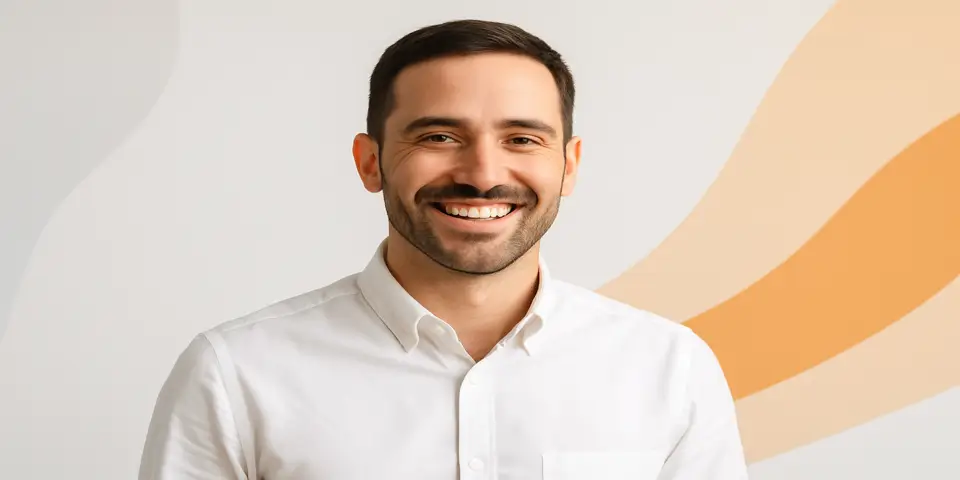 Professional male marketer focused on CPL ad performance analytics.